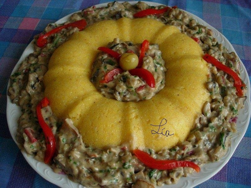 Tocanita de ciuperci cu mamaliguta