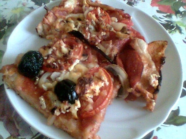 Pizza pe blat de paine