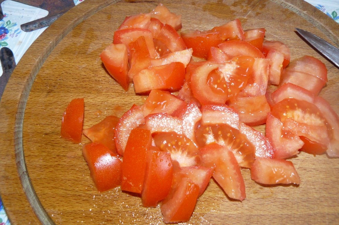 Cuşcuş cu friptură de pui şi salata verde