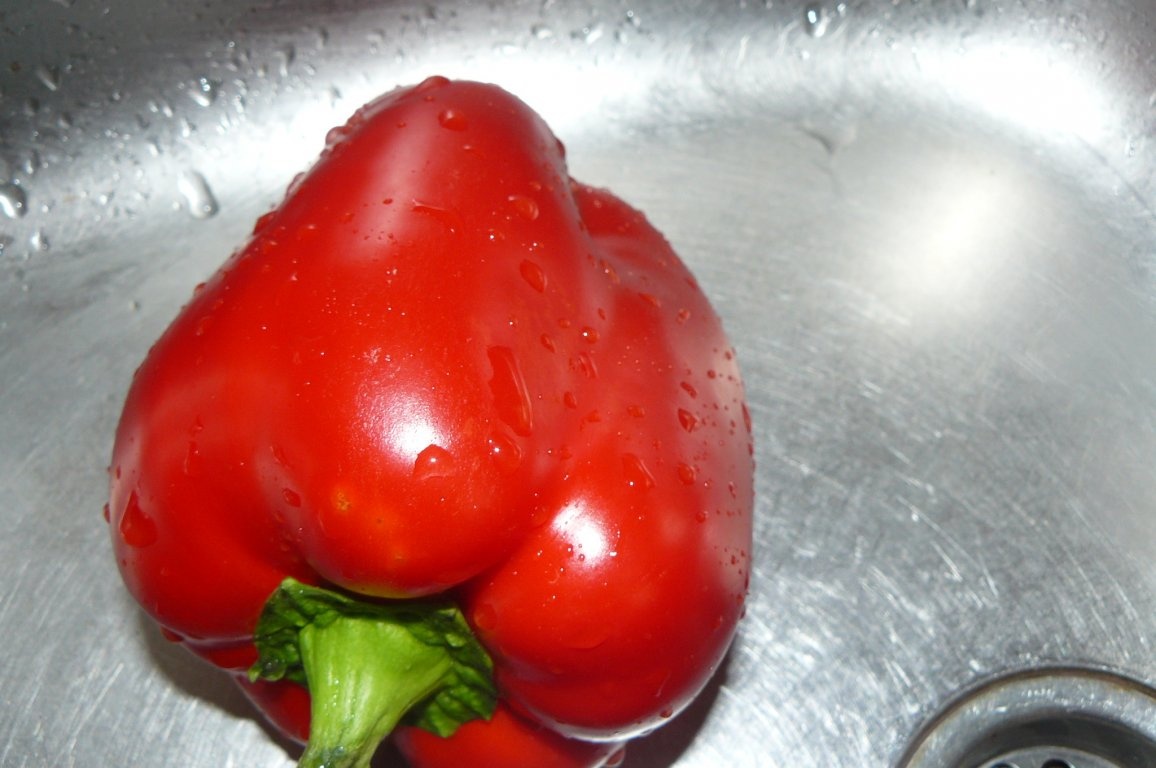 Cuşcuş cu friptură de pui şi salata verde