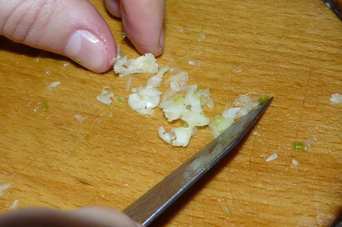 Cuşcuş cu friptură de pui şi salata verde