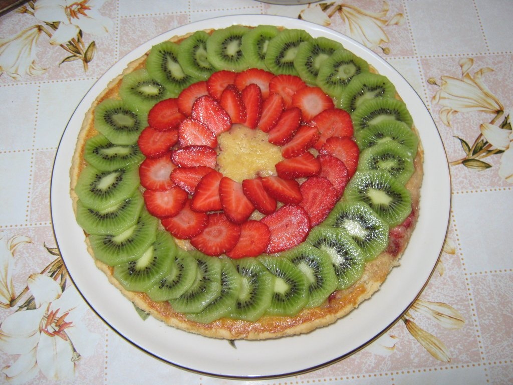 Tarta cu branza dulce si capsuni