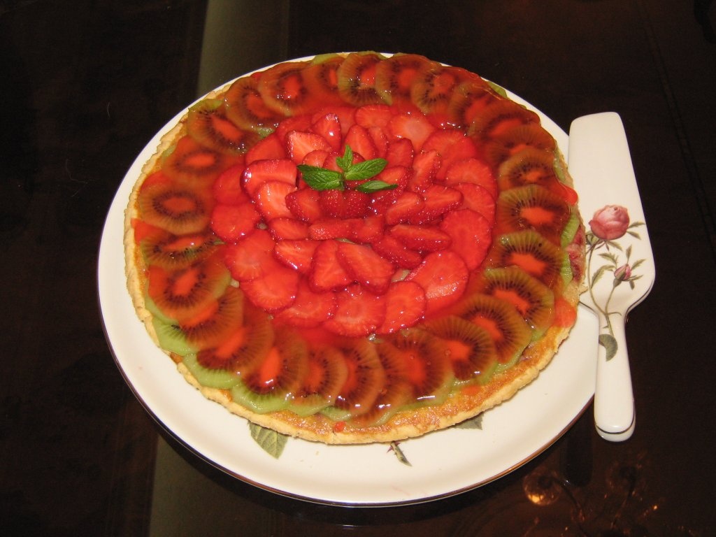 Tarta cu branza dulce si capsuni