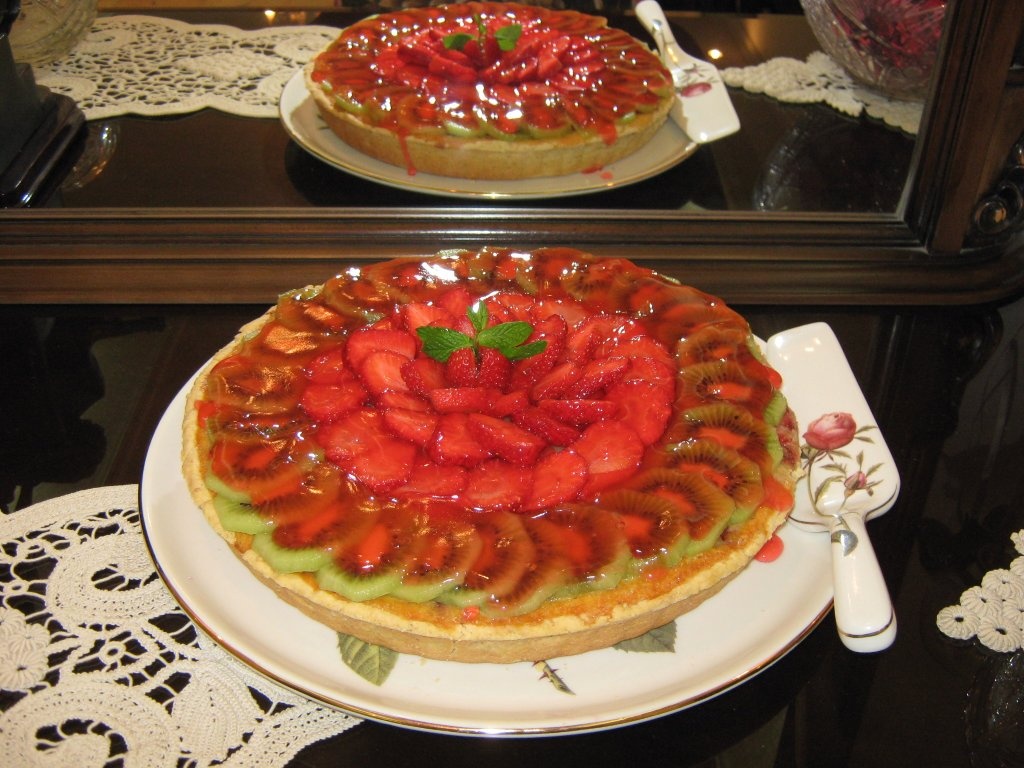 Tarta cu branza dulce si capsuni