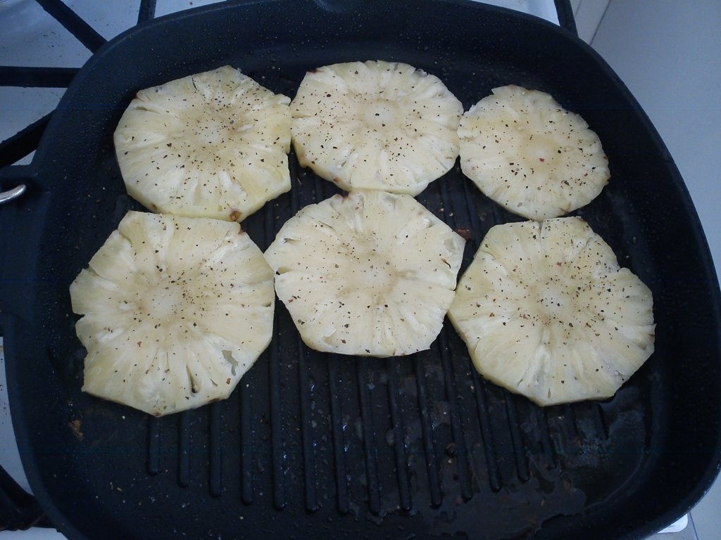 Pulpe de pui cu ananas si ciuperci