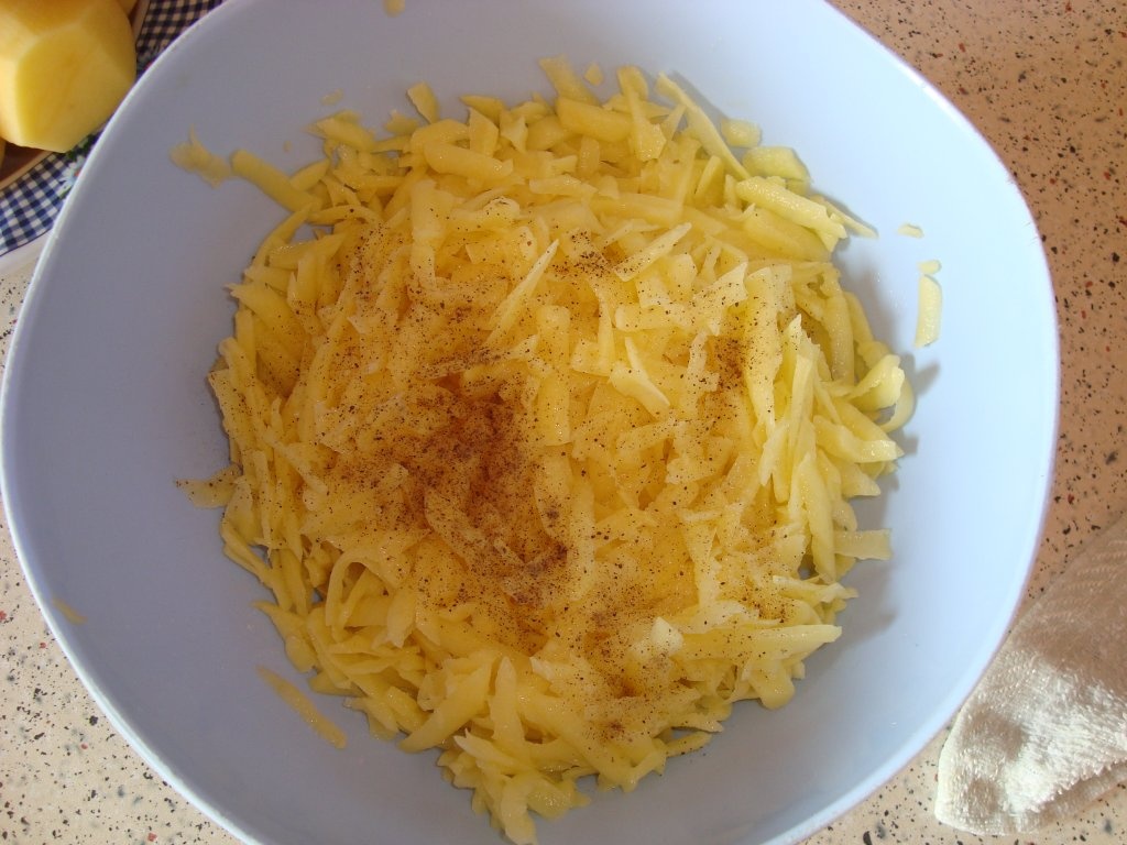 Placinta de cartofi cu cascaval afumat