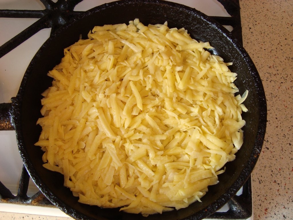 Placinta de cartofi cu cascaval afumat