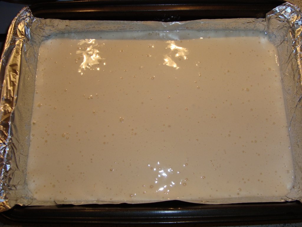 Rulada cu frisca si gem de capsuni