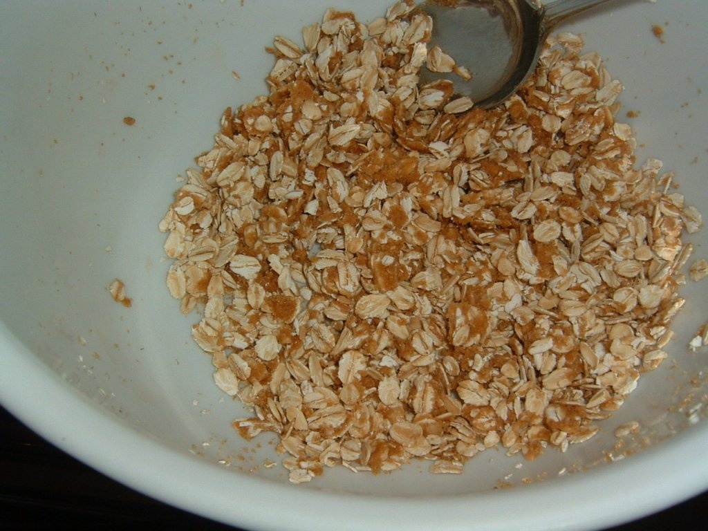 Muffin crocant cu mere si unt de arahide