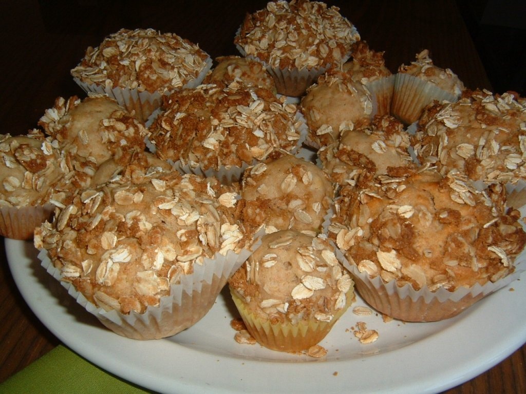 Muffin crocant cu mere si unt de arahide