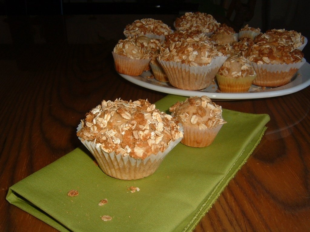 Muffin crocant cu mere si unt de arahide