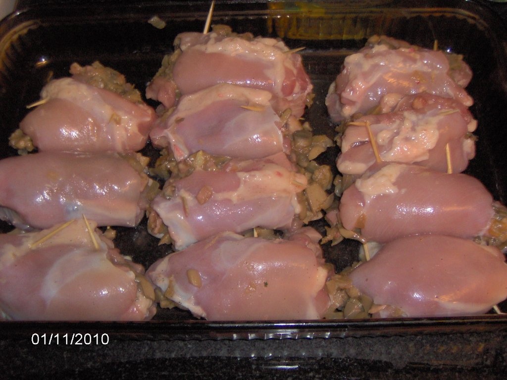 Sferturi de pui umplute