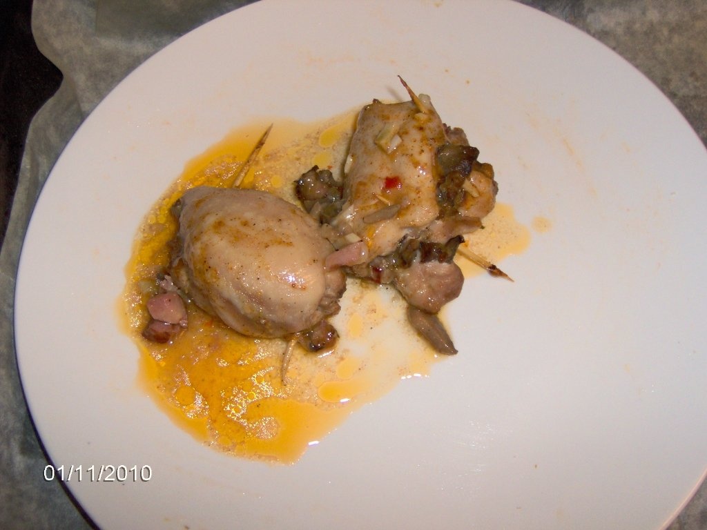 Sferturi de pui umplute