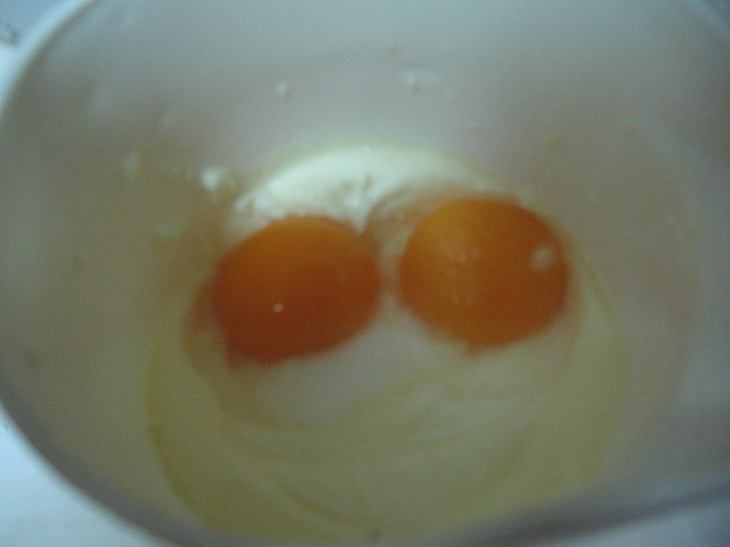 Tort din albusuri cu nuca