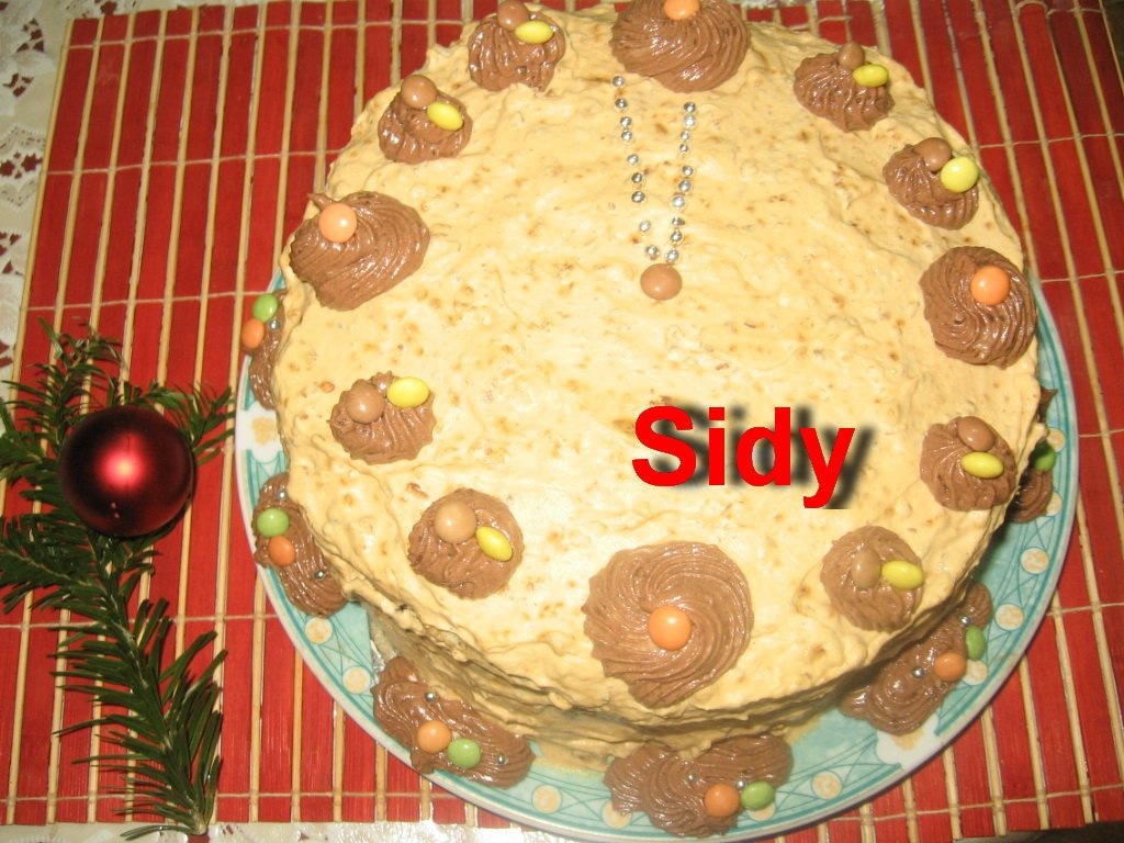 Tort din albusuri cu nuca