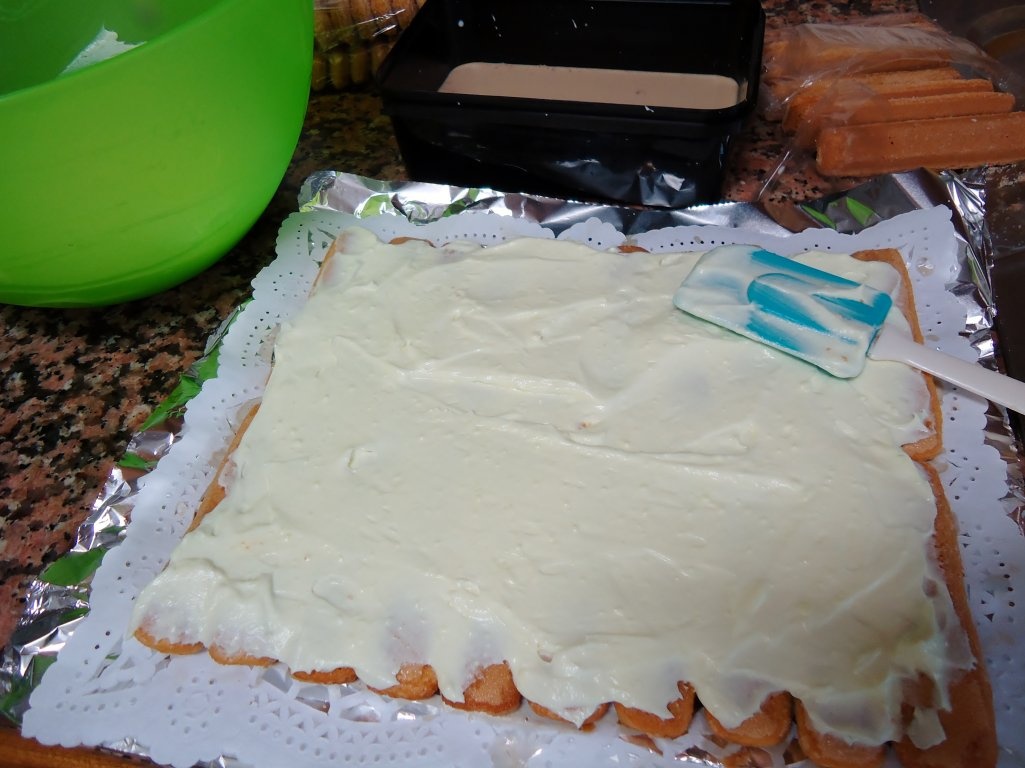 Tort din piscoturi cu crema de lamaie