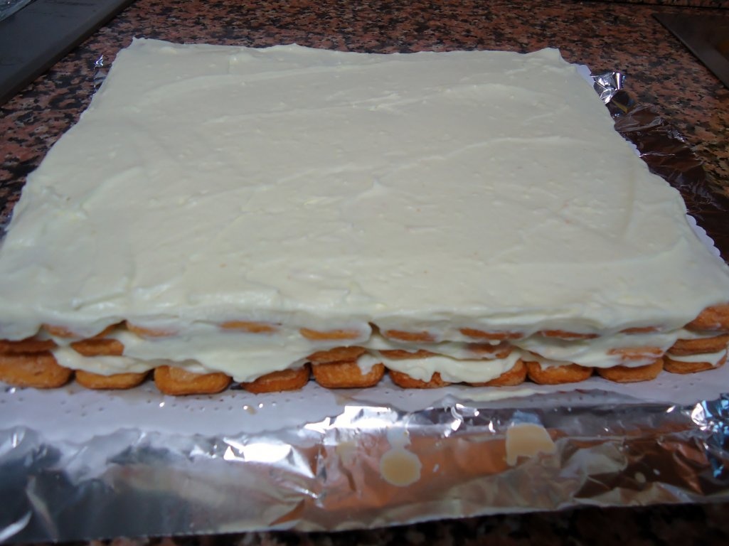 Tort din piscoturi cu crema de lamaie