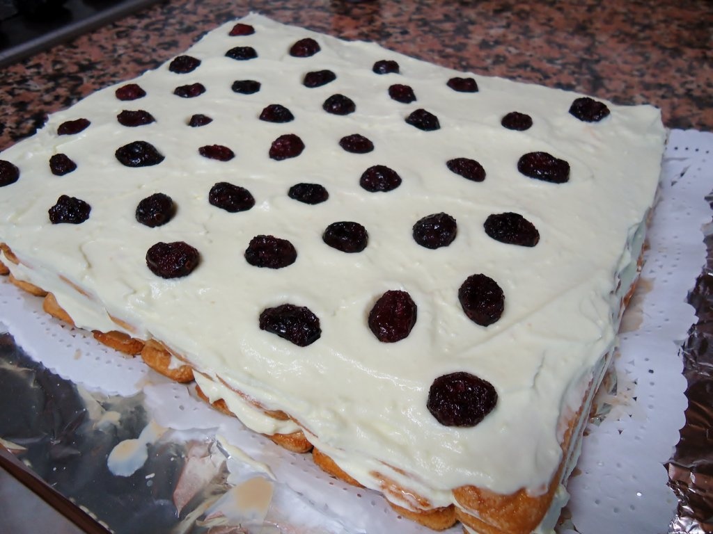 Tort din piscoturi cu crema de lamaie