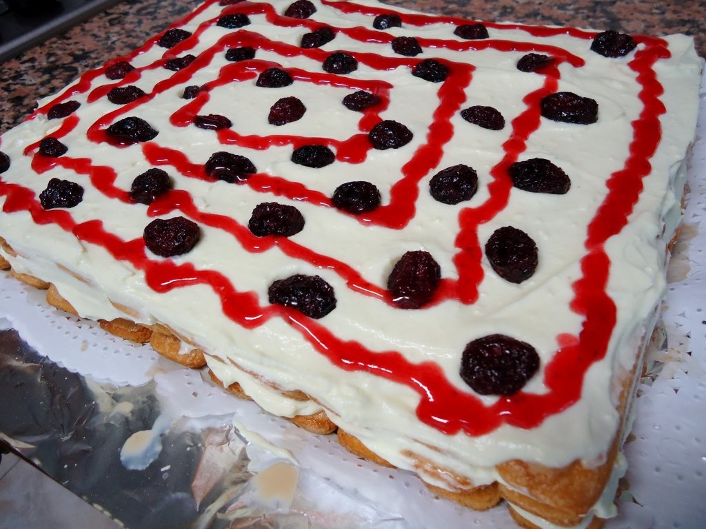 Tort din piscoturi cu crema de lamaie