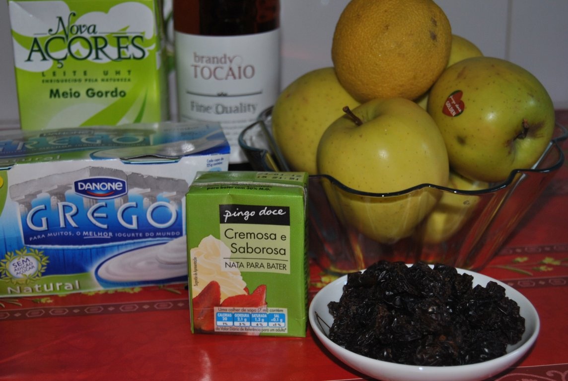 Budincã  de mere îmbãtate