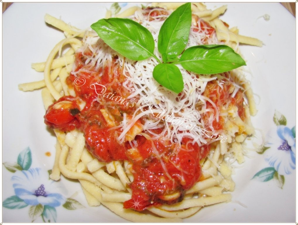 Paste cu sos de rosii proaspete