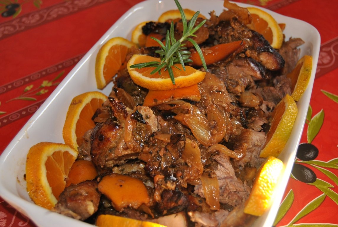 Fripturã de porc la tavã cu portocale si rozmarin