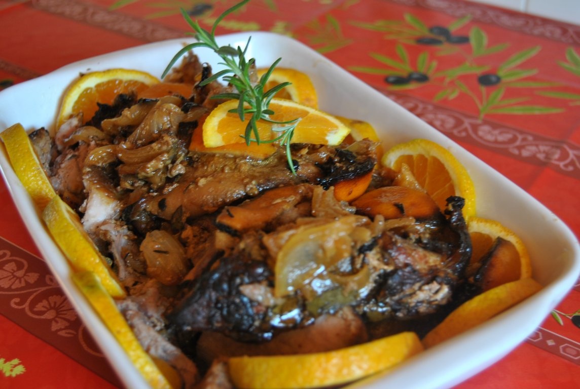 Fripturã de porc la tavã cu portocale si rozmarin