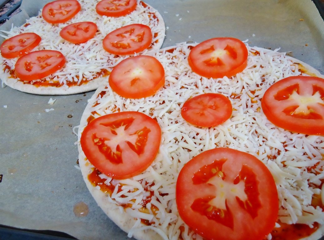 Pizza cu ton si anchoa