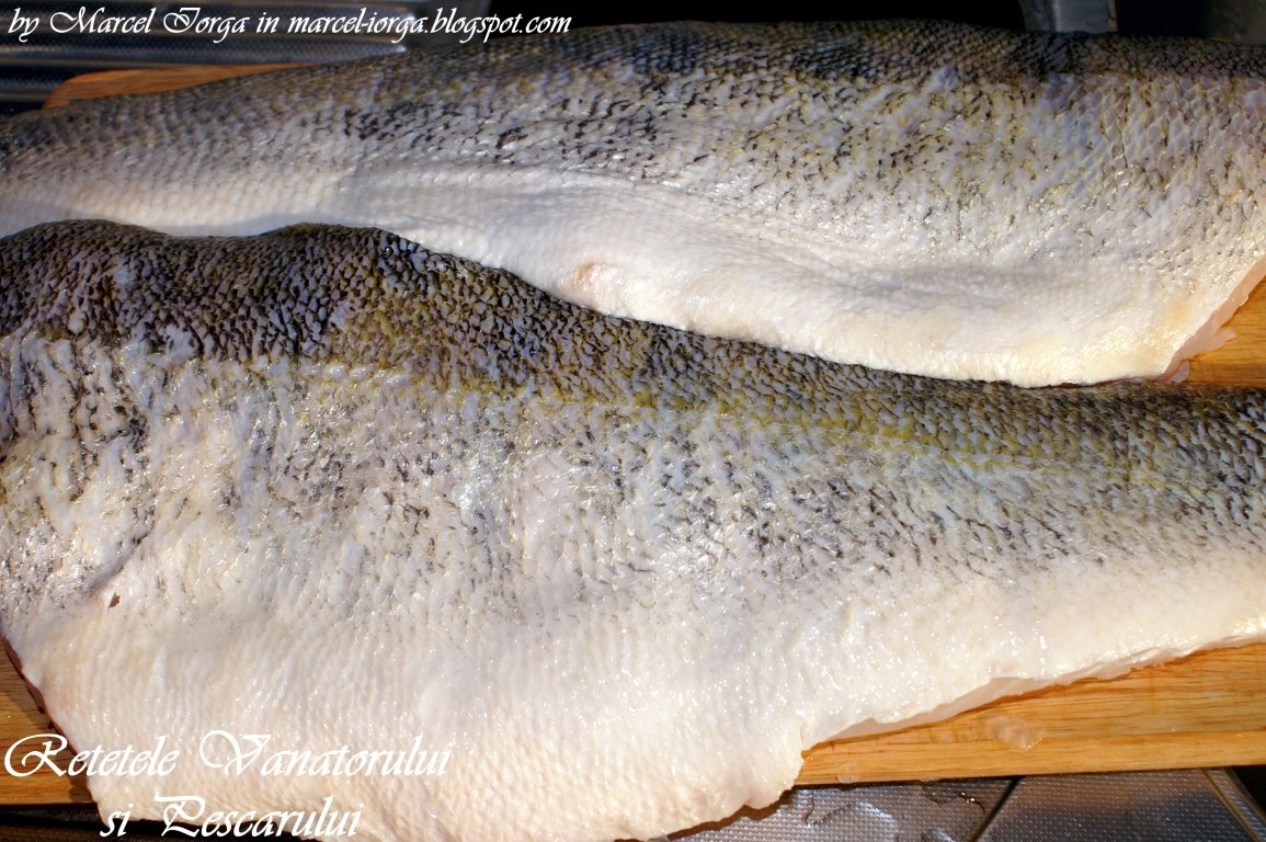 Salau de Dunare cu pasta de avocado si sos Tabasco