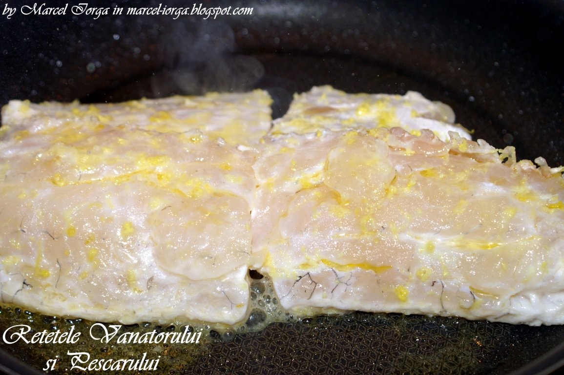 Salau de Dunare cu pasta de avocado si sos Tabasco