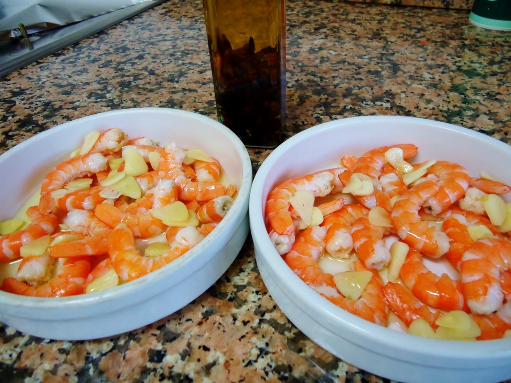 Creveti cu usturoi la cuptor