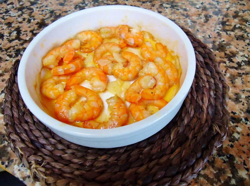 Creveti cu usturoi la cuptor