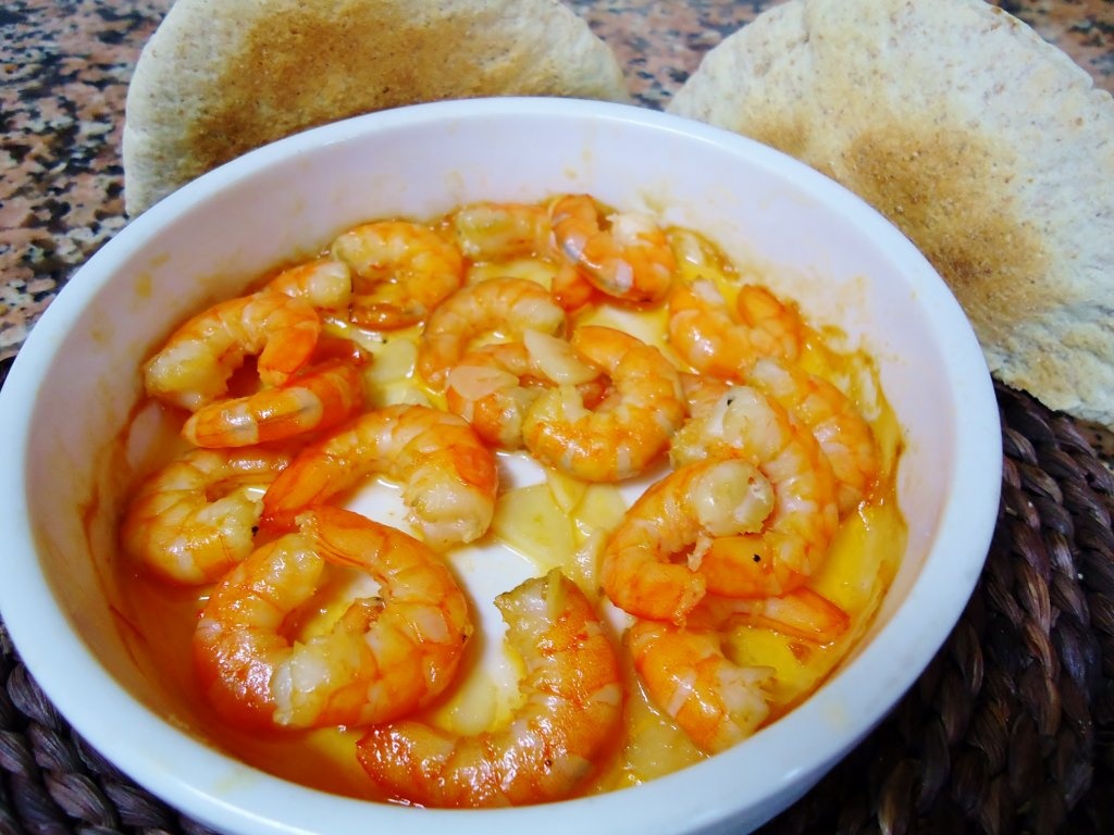 Creveti cu usturoi la cuptor