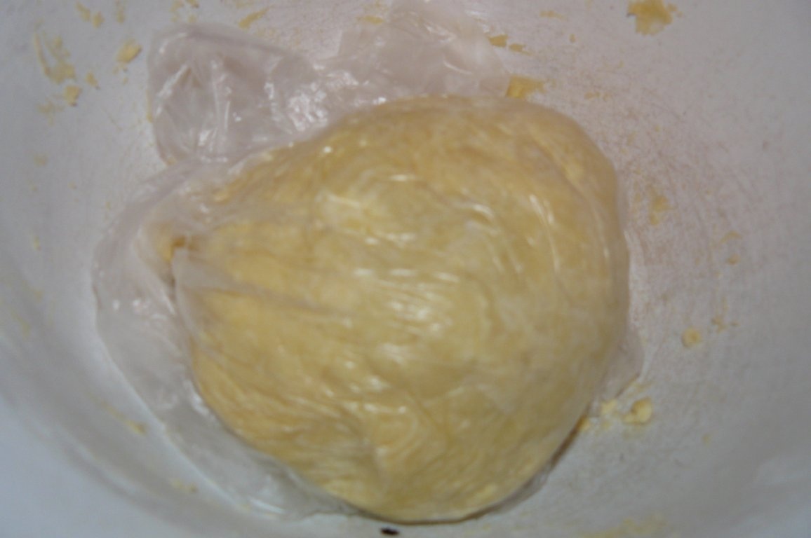 Tartă  răsturnată (cu mere şi gutuie)