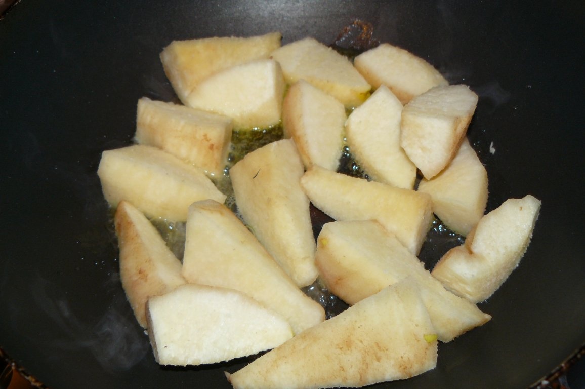 Tartă  răsturnată (cu mere şi gutuie)