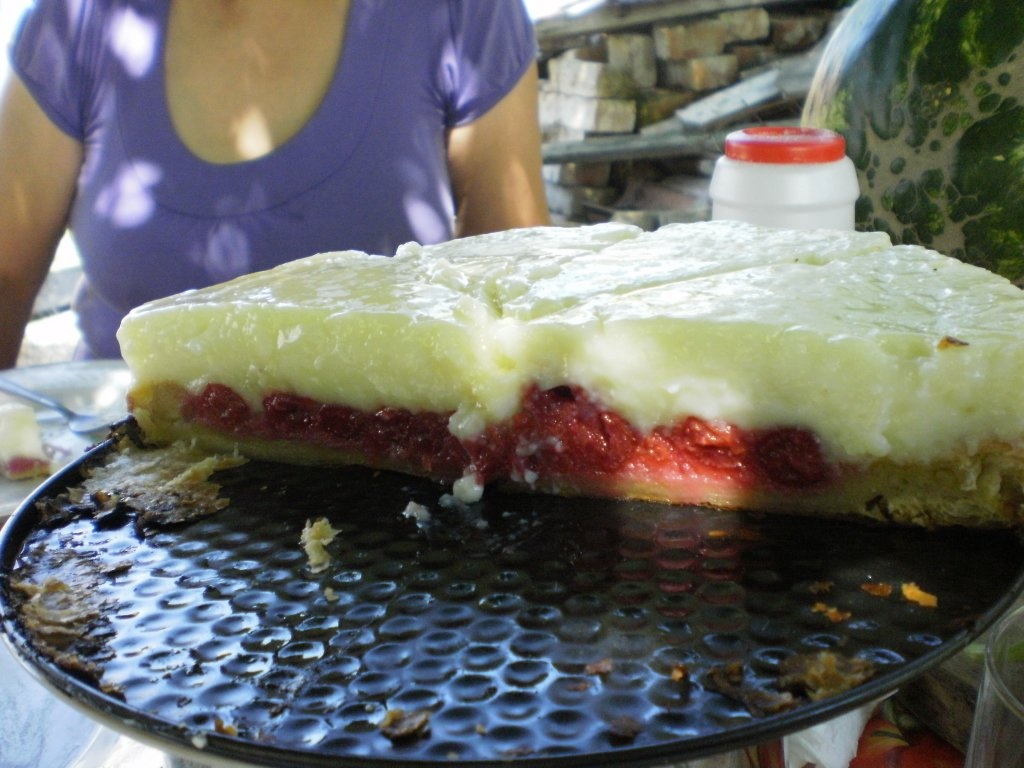 Tarta de visine cu budinca de vanilie