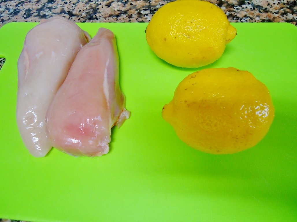 Pui cu sos de lamaie