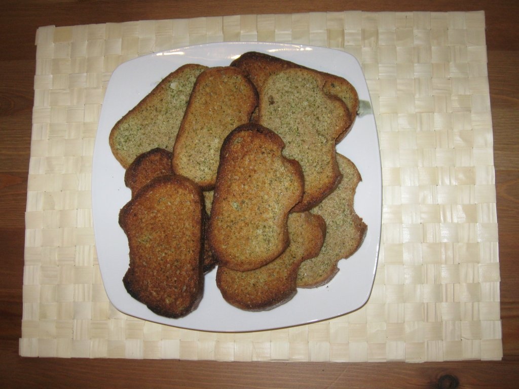 Paine prajita cu usturoi