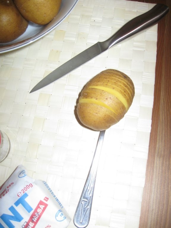 Cartofi Hasselback
