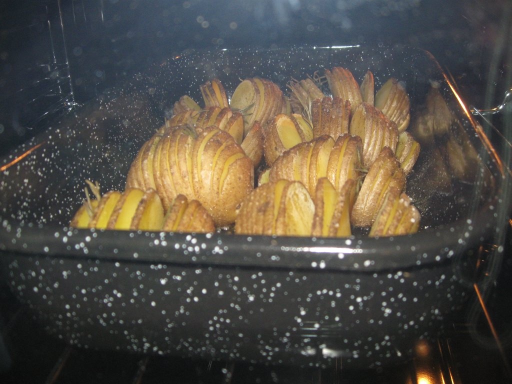 Cartofi Hasselback