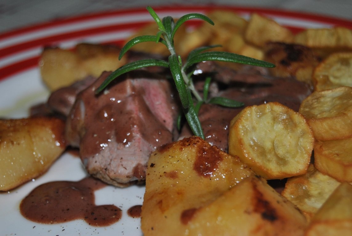 Piept de ratã cu gutui si sos de vin de Porto