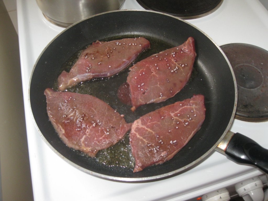 File de vita cu orez (bife com aroz de feijao)