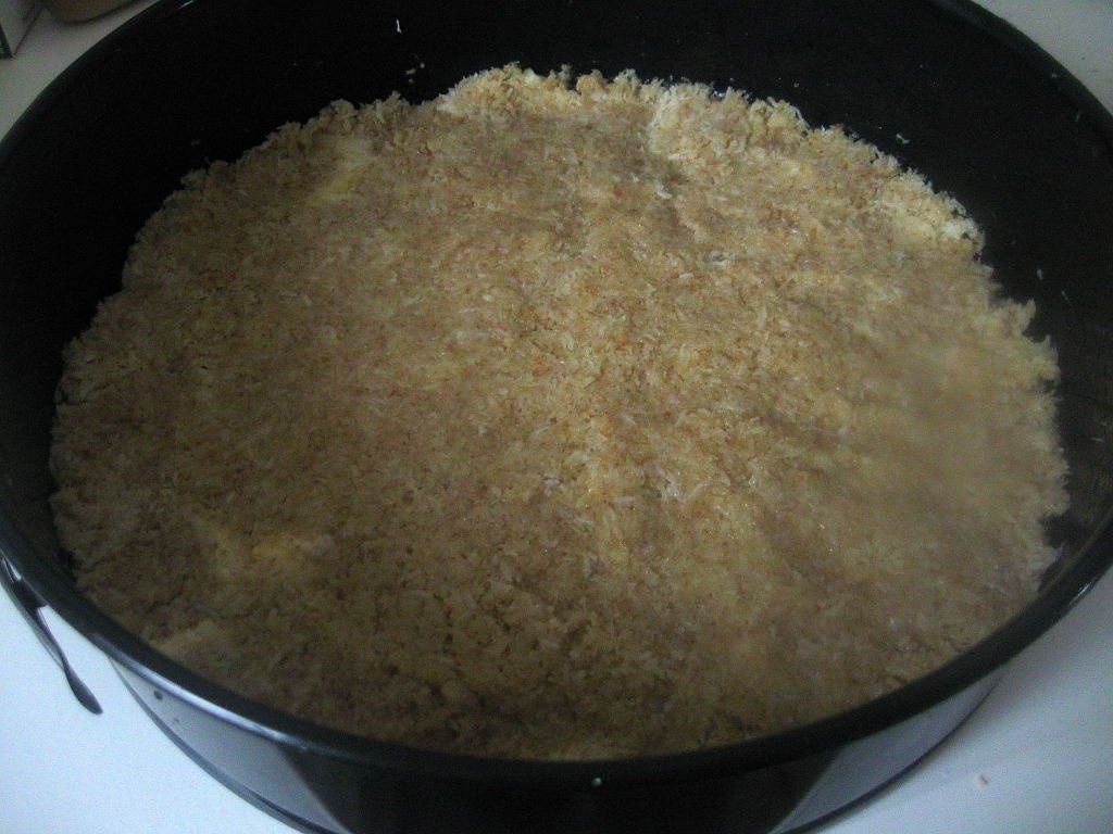 Cheesecake light cu banane, piersici si zmeura