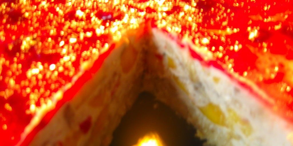 Cheesecake light cu banane, piersici si zmeura