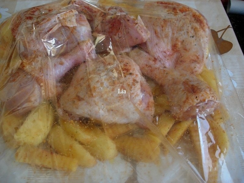 Pulpe de pui cu cartofi taranesti, la punga