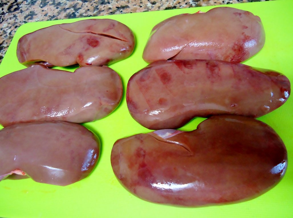 Rinichi de porc cu usturoi