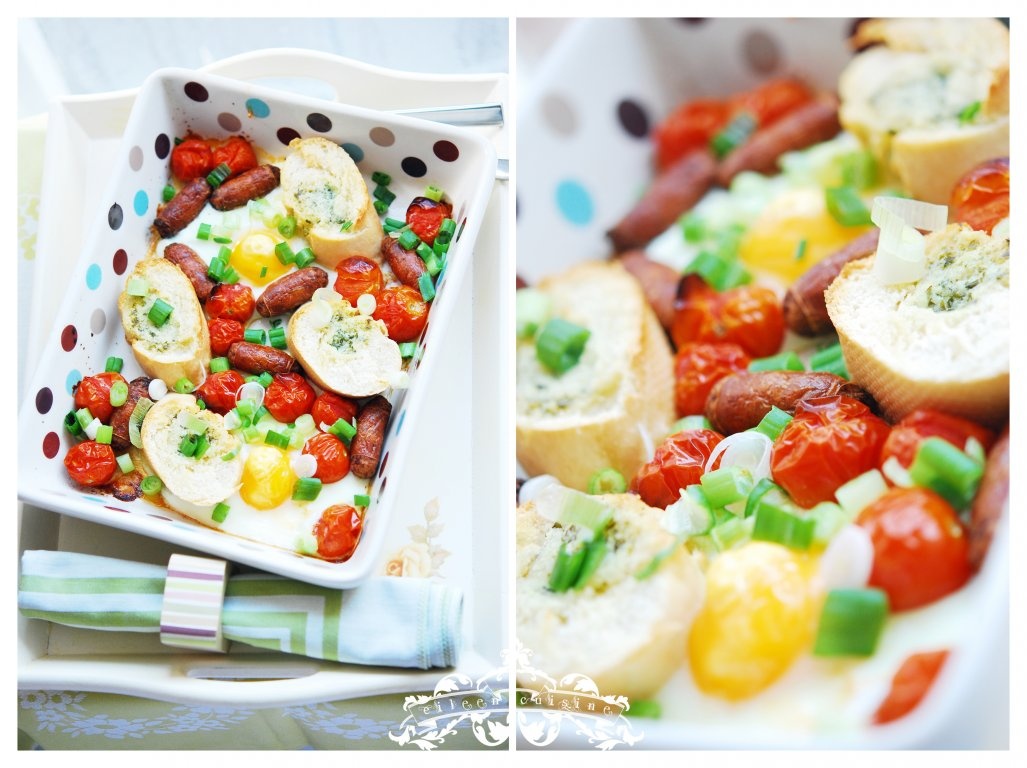 Mic dejun englezesc - oua cu carnaciori si rosii