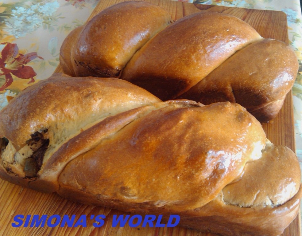 Cozonac cu nuca si rahat