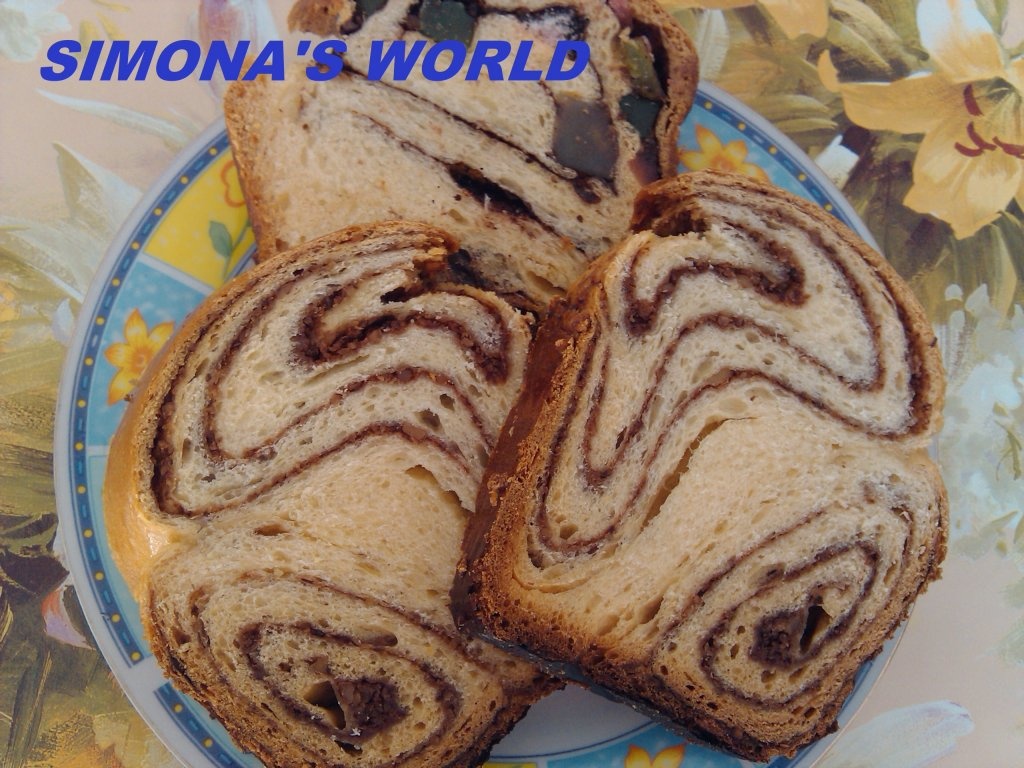 Cozonac cu nuca si rahat