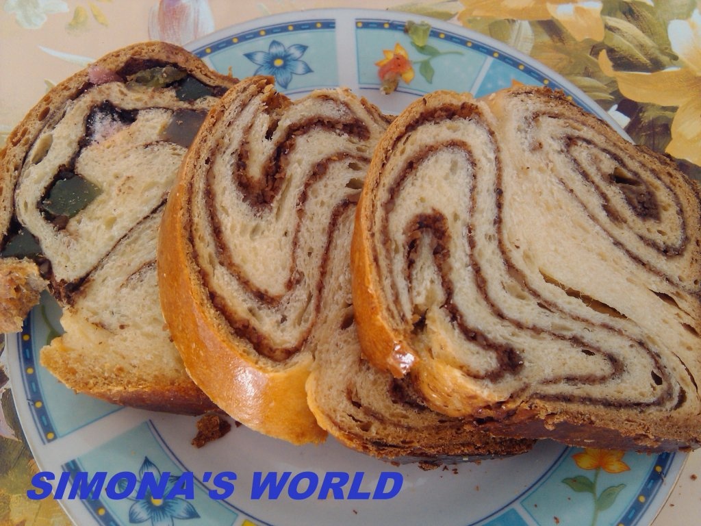 Cozonac cu nuca si rahat